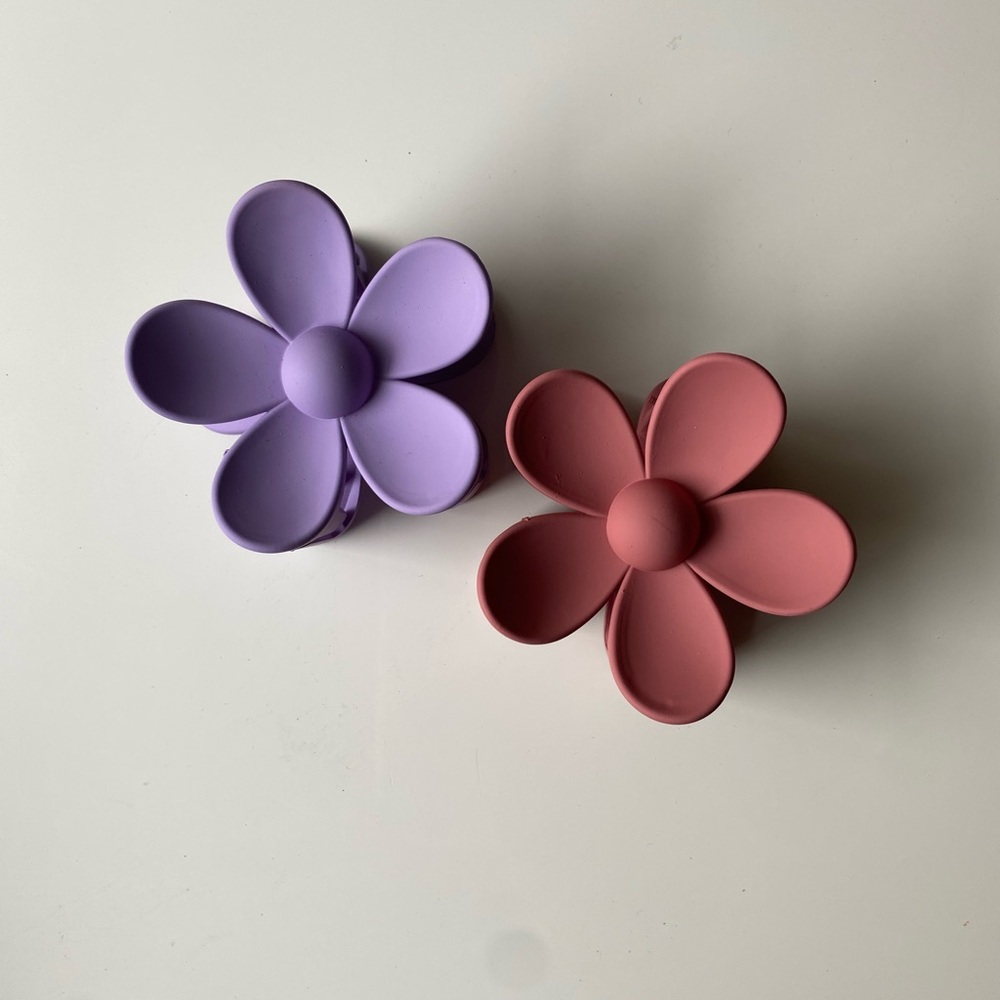 NEW Purple and Pink Flower-Shaped Hair Clip